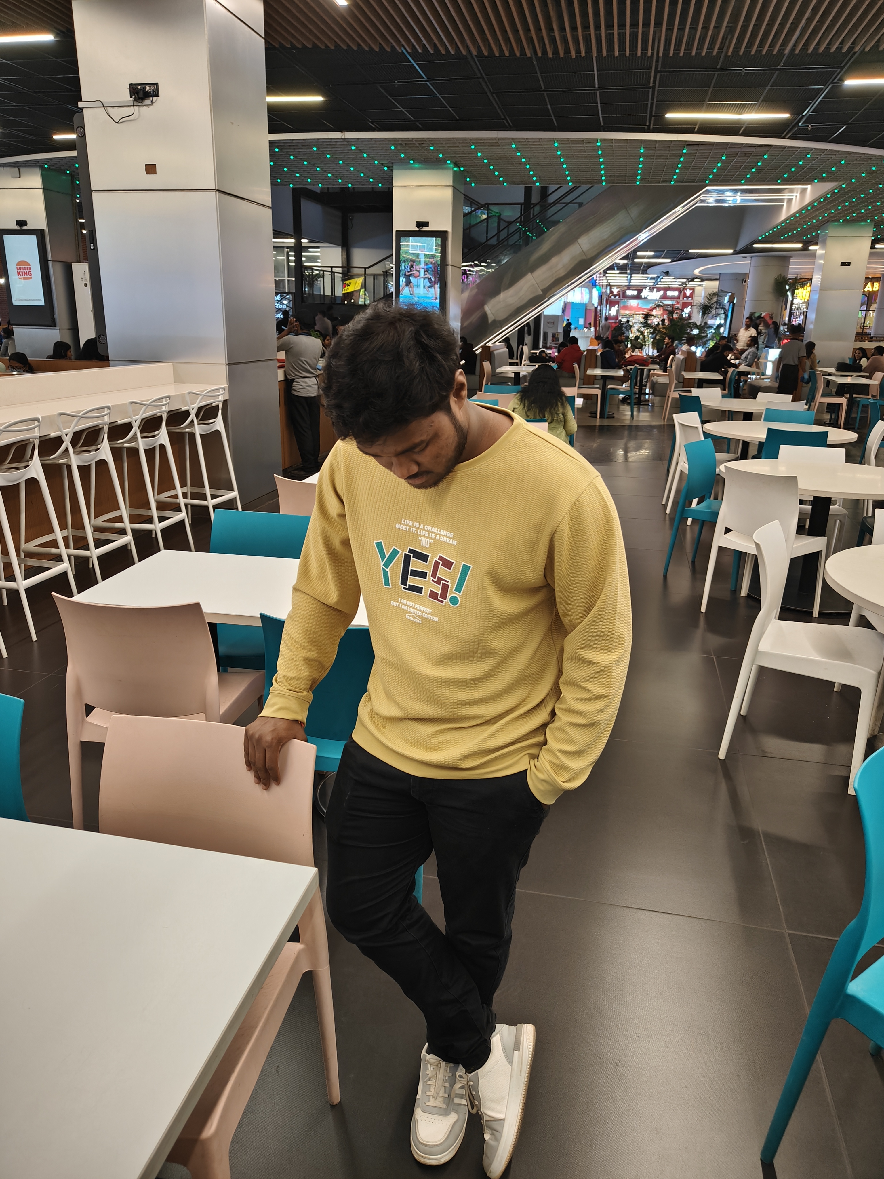 Food Court Pause
